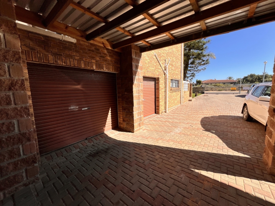 5 Bedroom Property for Sale in Lamberts Bay Western Cape